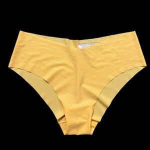 COPY - Victorias Secret No Show Seamless Supersoft Shimmery Hiphugger Hipster P…
